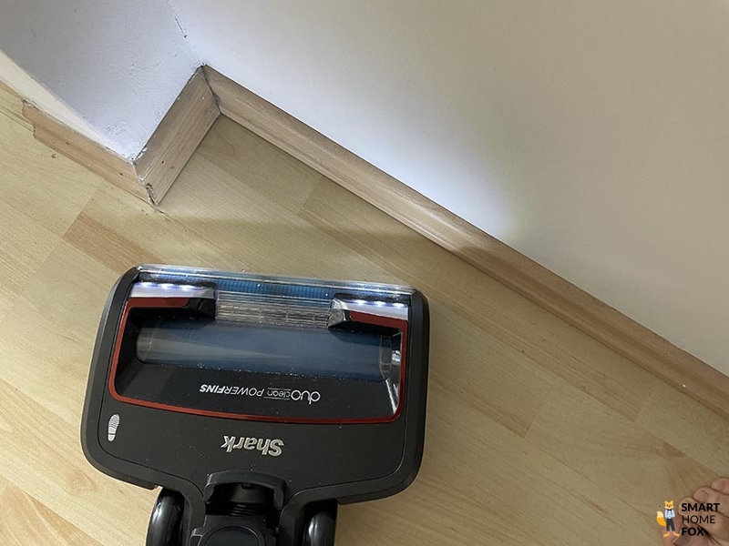 You can see how the Shark Anti Hair Wrap Flexology vacuums in edges.